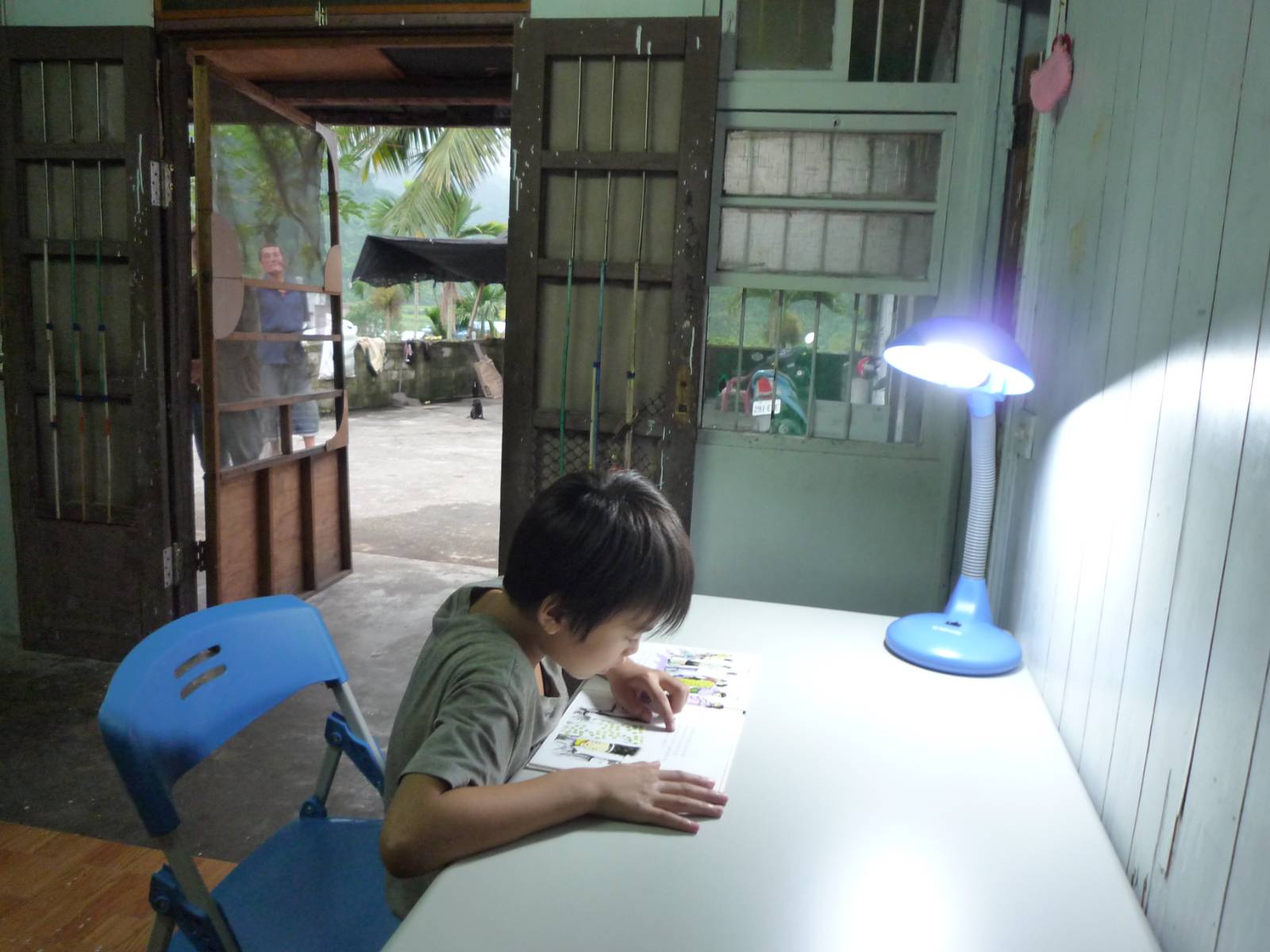 2010花蓮愛心書桌