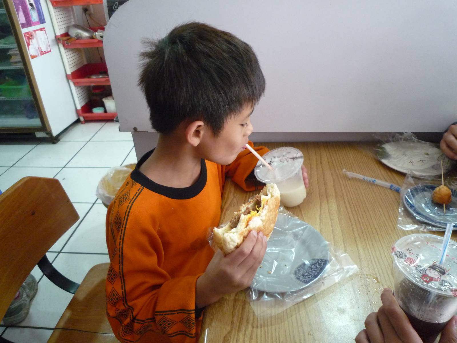 2010珍珠生享用愛基會愛心早餐